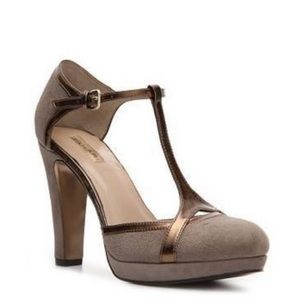 Tahari "angela" t-strap, suede, never worn